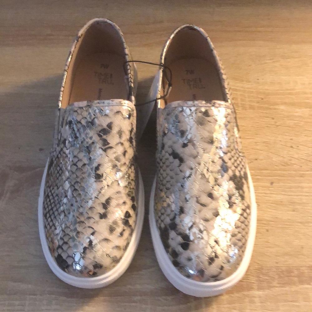 Time and true women’s memory foam shoes snake skin - Picture 4 of 7
